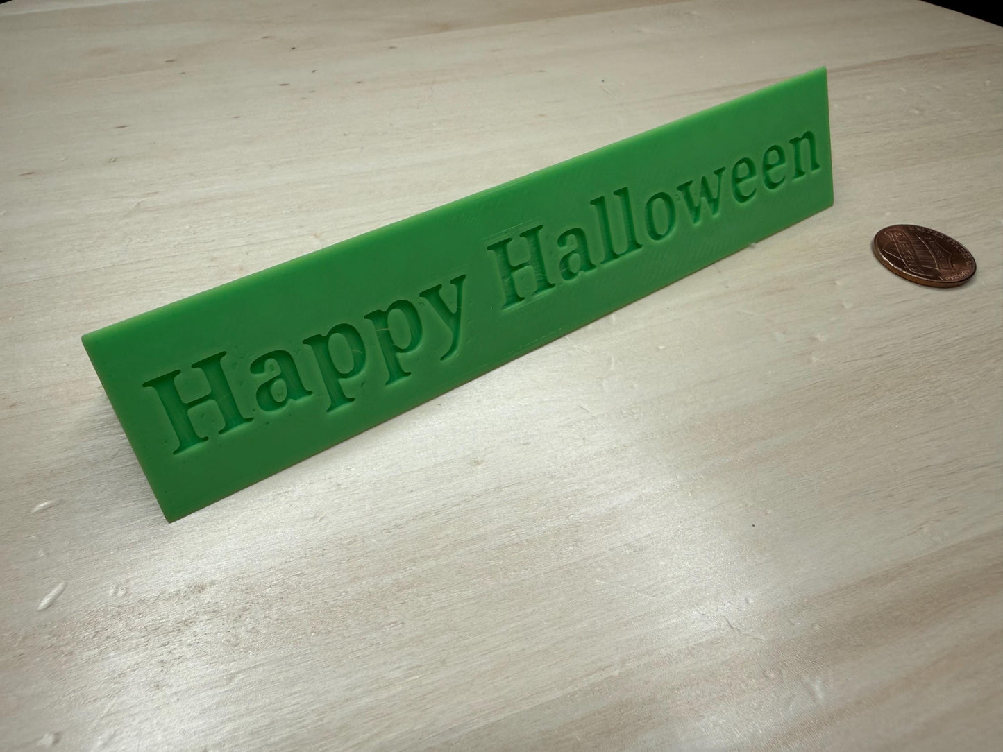 Happy Halloween Tabletop Desk Sign β 15x3 cm | Spooky Seasonal Decor | Office, Home, Party or Reception Display