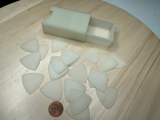 Glow in the Dark Equilateral Triangle Guitar Pick Set – 1mm with Travel Case | Acoustic, Electric & Bass Guitar Picks | Musician Gift | Strumming Accessories